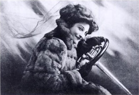 La piloto británica Dorothy Levit (1882-1922).